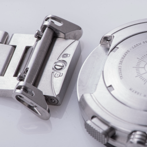 CR-01 - CHRONO WATCH WITH METAL BRACELET & MICRO ADJUSTMENT BUCKLE DangoProducts