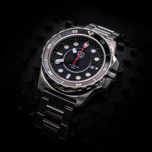 DV-02 - AUTOMATIC DIVE WATCH WITH METAL BRACELET DangoProducts