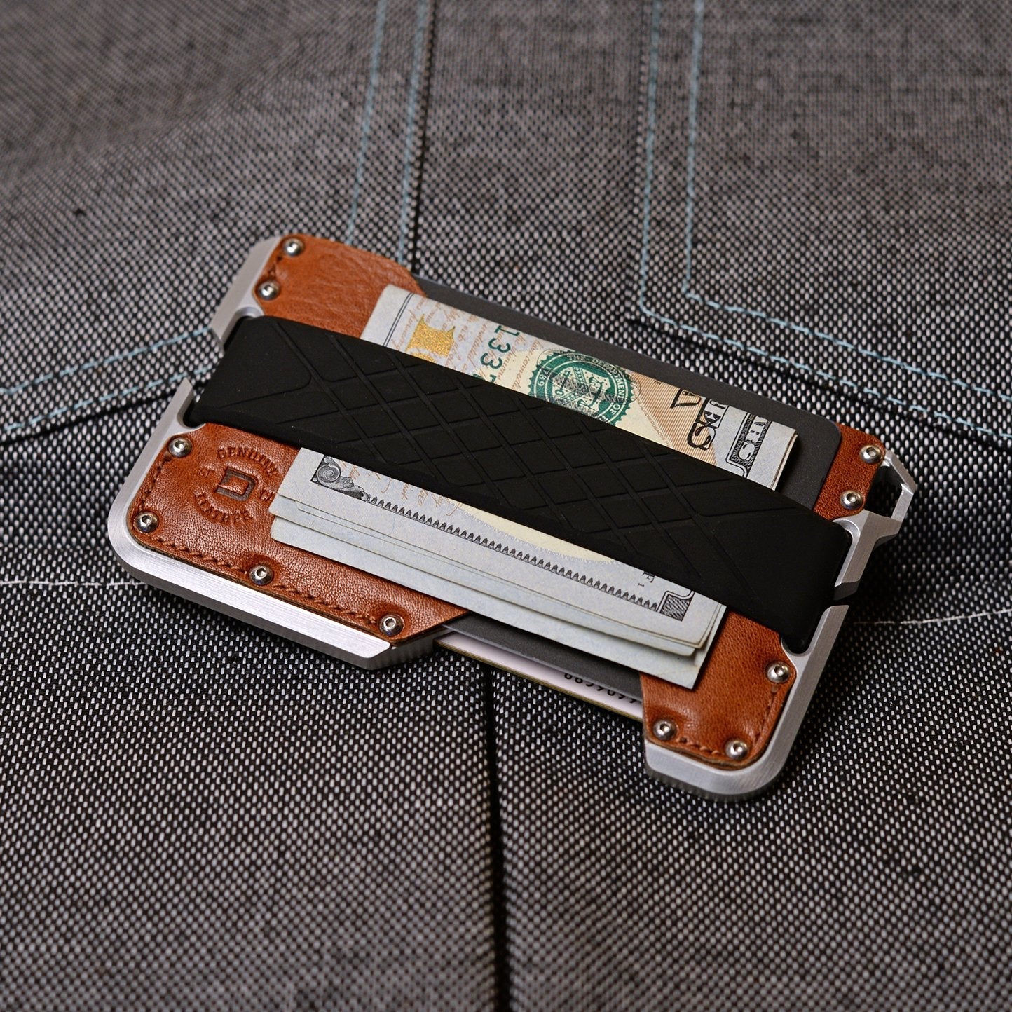 D01 DAPPER™ WALLET - Dango Products